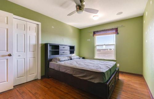 Huge Kitchen and Open Interior Pueblo Group Getaway - Foto 29