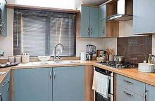 3-Bed Lodge Sleeps 6 -Hot tub -Resort Access - Foto 3