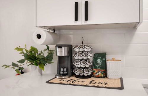 Brand New 2BR Queen Anne Condo Designer's Taste - Foto 25