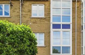 3 bed modern townhouse with self check in, sleeps 6, 35mins direct train to London Waterloo, zone 6 - Photo 30