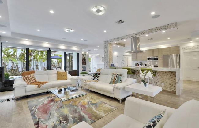 Lynora's Luxe Estate Modern Design - Foto 14