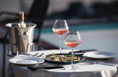 Karavia Lux Inn - Photo 20