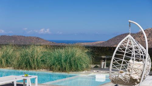 Thalmargia Villas, with Pool, Hot Tub & Ultimate Peace, By ThinkVilla - Foto 4, sunbed