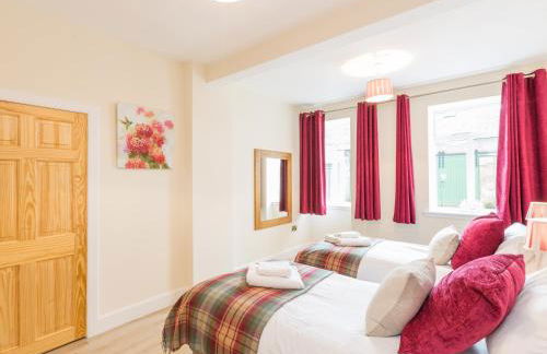 Chauffeur's Cottage with Hot Tub - Foto 10