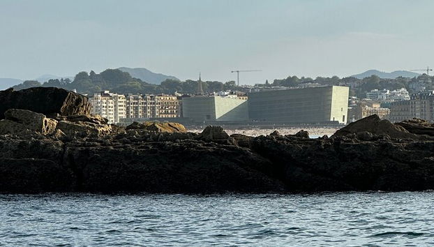 "2 baies, matin, après-midi, coucher de soleil avec un verre de cava - Photo 3