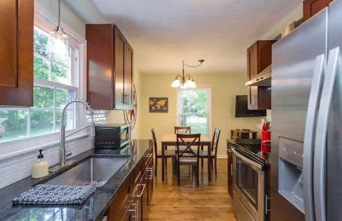 3 Bedroom Cottage Only 3 Miles from Downtown - Foto 7