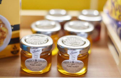 Modern Luxury 1 bed apartment with parking near Stansted Airport - Foto 17