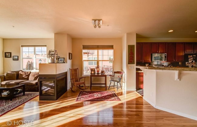 3BR Downtown Townhome /w Stunning Balcony Views! - Photo 12