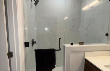 Newly build 1 bedroom 2 bathrooms condo - Foto 16