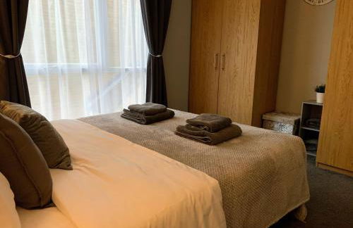 Modern Cosy Warm Home With Free Parking - Foto 7