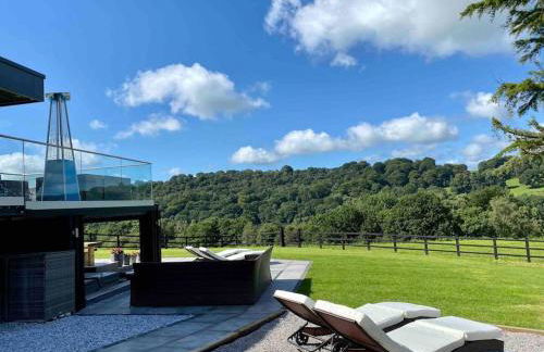 Luxury Accom with Amazing Views over Rudyard Lake - Photo 27
