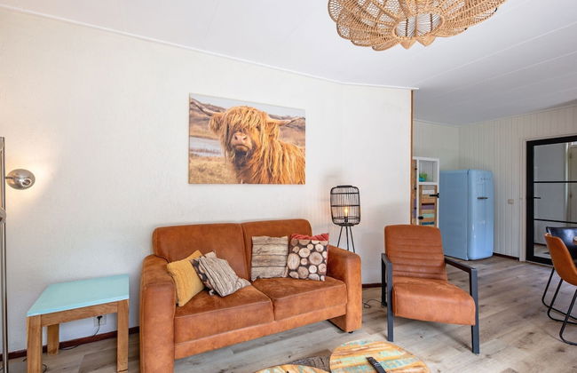 Cozy Holiday Home in Den Burg With hot tub - Foto 12