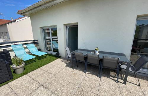 BnGo I Immense RoofTop Lyon I 2 chambres, 4 places parkings, 2 immenses terrasses, 8 personnes - Photo 8