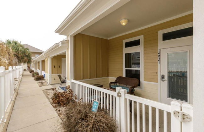 Let's Padre at Village by the Beach by Silver Sands Vacation Rentals - Foto 1