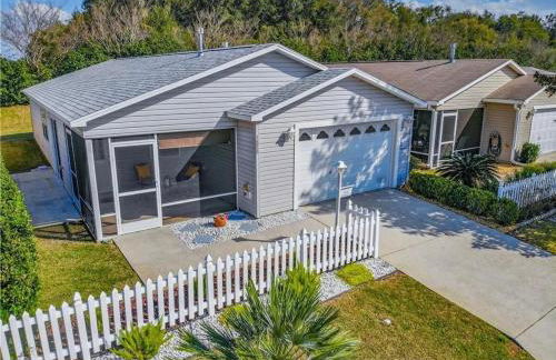 Cozy home, Right Next Door to Lake Sumter Square! - Foto 12