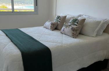 Apt Pé na Areia Floripa - Praia dos Açores - Churrasqueira na Varanda e Piscina - Foto 16