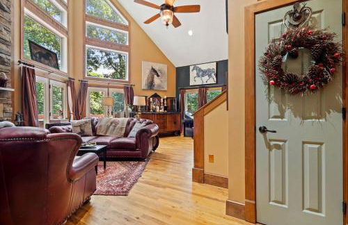 Rustic A-Frame Chalet with Hot Tub & Scenic Views in Mount Jackson, Virginia - Photo 18