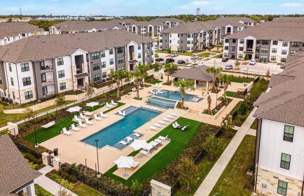 Landing Incredible 1BD Clubhouse Pool - Photo 33