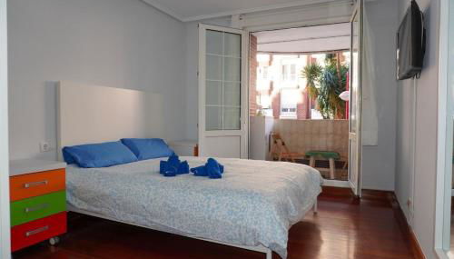 Apartamento con piscina de junio a septiembre y a 100 m de la playa - Foto 1