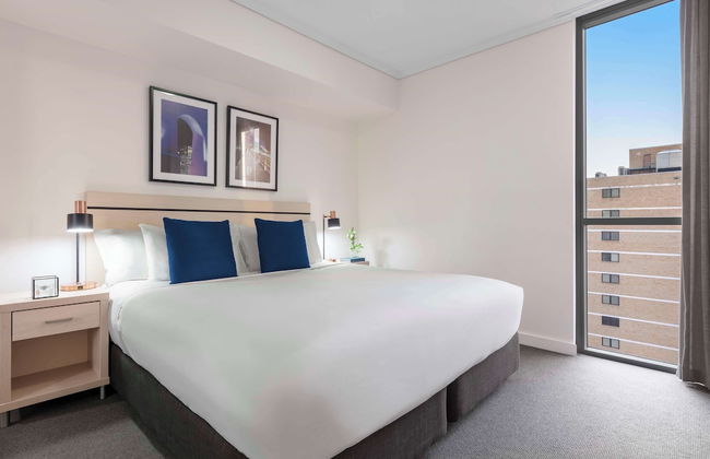 Oaks Brisbane Festival Suites - Photo 25