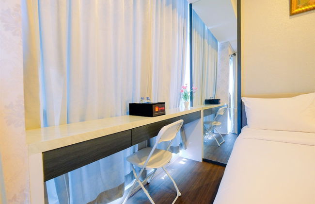 Best Price Studio Apartment at Capitol Park Residence - Photo 19