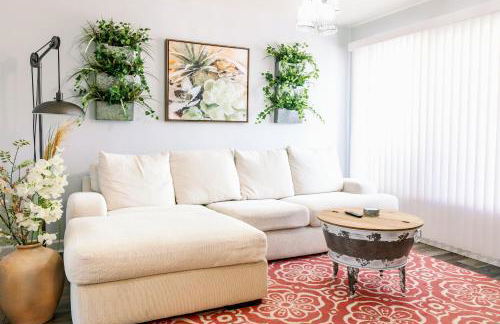 Coastal Farmhouse with mini Golf, Private Beach &Spa - Photo 5