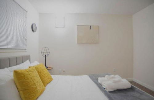 CozySuites The Block - Direct Skybridge Access #2 - Foto 16