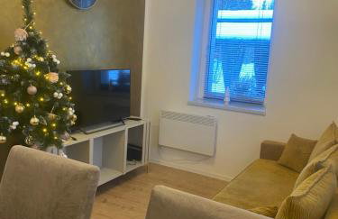 Pod świerkami - Foto 9