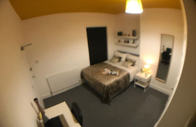 Townhouse @ 87 Walthall Street Crewe - Photo 4