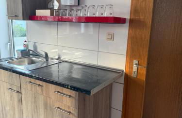 City Apartment 3 #Netflix &Wlan &Kaffee Maschine & Zentral & 500m Innenhafen & 2 min U Bahn - Foto 8