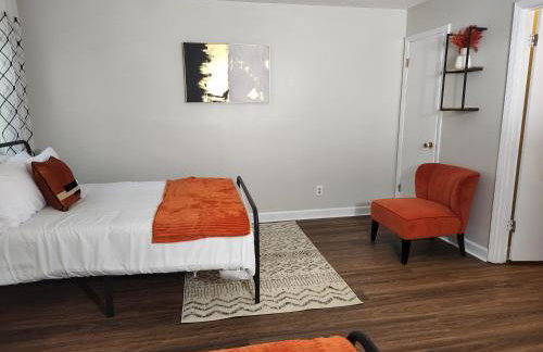 Spacious Centrally Located 3 Bed 2 Bath - Sleeps 8 - Foto 43