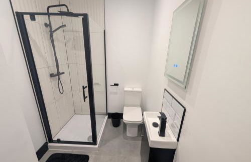 Swansea 5-Bed Family Home with Ensuite - Foto 9