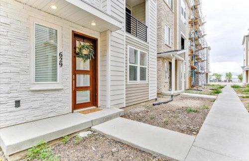 Modern 4BR Home Rooftop Patio Mountain Views - Foto 40