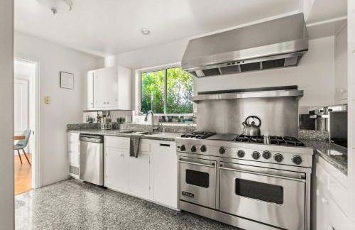 Sea Serenity Coastline Views and Pool - Photo 25