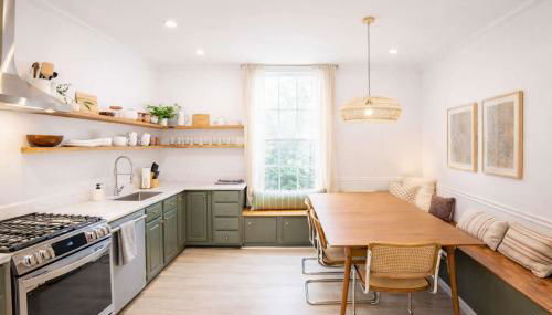 Remodeled Modern Home - private backyard & games! - Foto 3