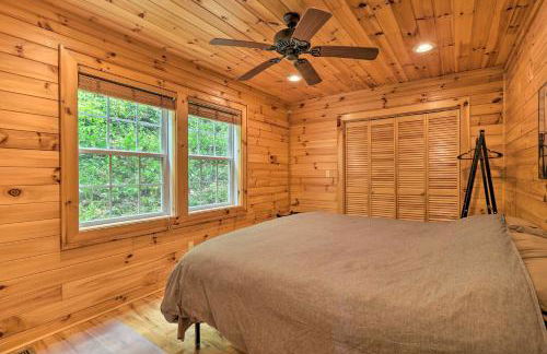 Cozy Boone Cabin with Deck Close to Downtown! - Foto 11