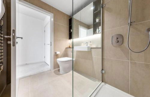 2 BR Flat By Regal Realms Short Lets & Serviced Accommodation London With City View - Foto 4