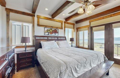 8 Bed 5 Bath Vacation home in Fish Haven - Photo 13