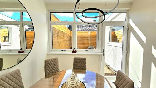 Newly Renovated Gem - Free Parking & Modern Comfort - Foto 2