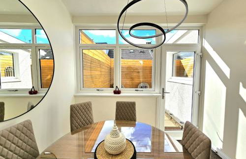 Newly Renovated Gem - Free Parking & Modern Comfort - Foto 2