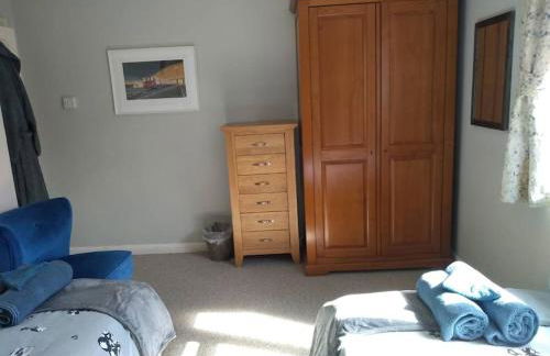 Norwich City, lovely 3 bed house, EV charger, garden with BBQ, free parking for 3 cars - Foto 3