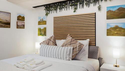 Beach Block 2-Bed with Coastal Palm Trees and Yard - Photo 2