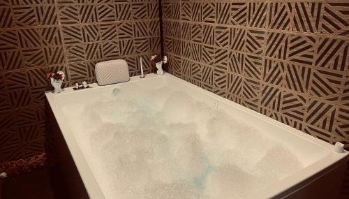 Love Room Valence - Suite romantique avec balnéo privée 2 places - Foto 2