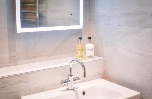 The Barclay Apartment - Photo 31