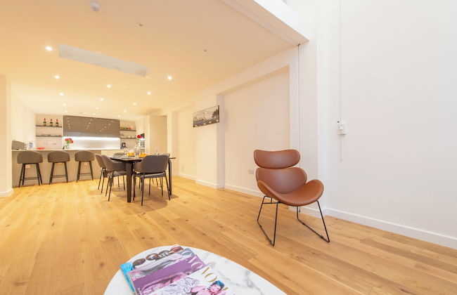 Exquisite 3BR Duplex Apartment, Air-con& Amenities - Foto 8