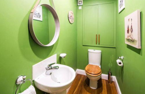 Where Style & Convenience Combine- Photo ID Required - Foto 11