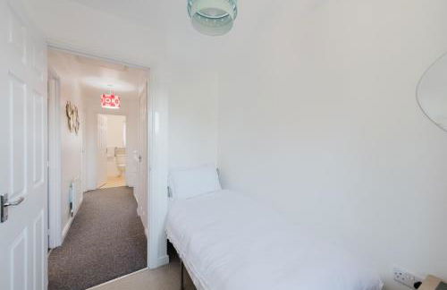 Grantham Stays, 3BR Home, Long Work Stays & Parking - Foto 16