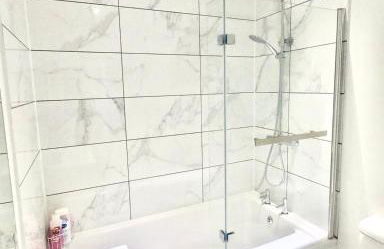 Spacious Southampton City Apartment with Courtyard - Foto 14