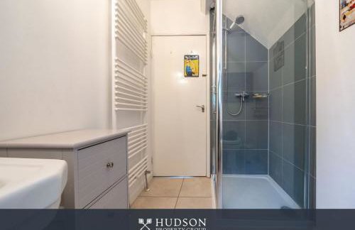 Modern Snitton Cottage & Gardens - Photo 19