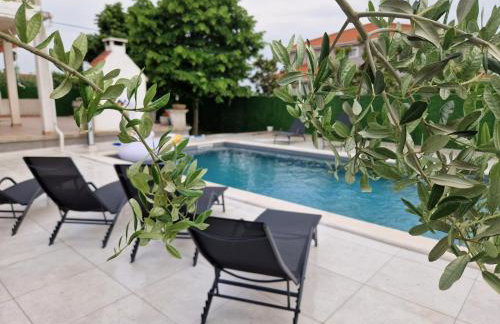 Gabriella House - Photo 24